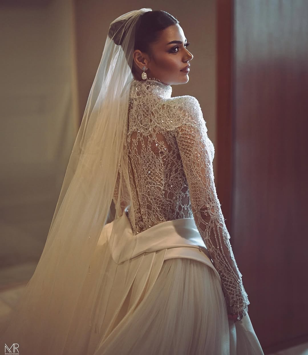 Sexy A Line Women Wedding Dress Sequins Beaded Bridal Gowns High Collar Long Sleeves Detachable Train Dress Custom Made vestidos de novia