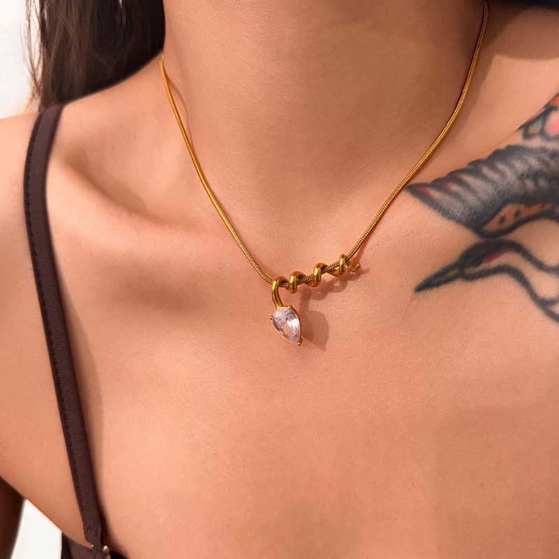 Designer Jewellery High Quality 18K Gold Plated Stainless Steel Boho Style Tear Zircon Necklace with Screw Motif for Special Occasions Textured Gift A