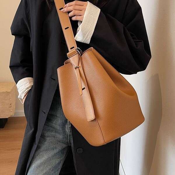 Women's 2025 New Large Capacity Niche Free shipping designer Design Single Shoulder Fashion Crossbody Bag