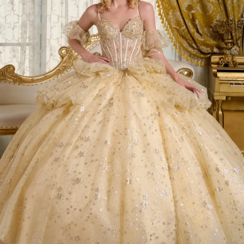 Champagne Shiny Quinceanera Dresses Ball Gown Spaghetti Strap Applique Lace Beading Crystal Tull Sweet 16 Dress Vestidos 15 De Anos