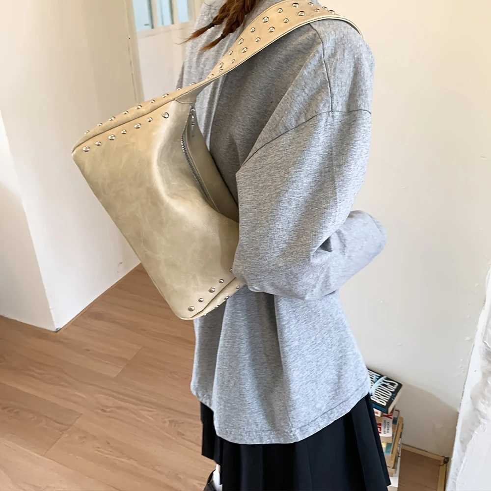 Small Bag Womens Summer Versatile 2025 New Fashion Single Shoulder Underarm Bag Niche Design Pillow Bag Z250903