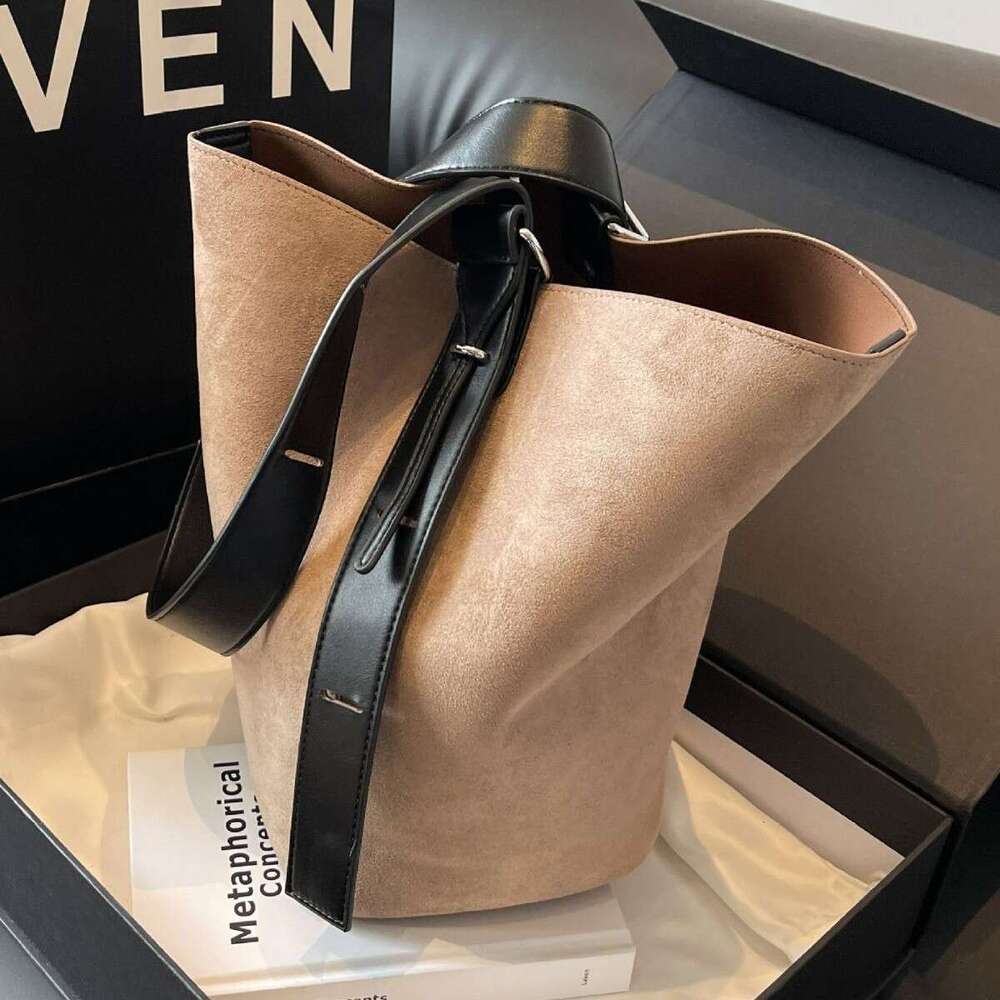 Women's Large Capacity New Versatile Matte Shoulder Crossbody Textured Free shipping designer Fashion Bucket Bag