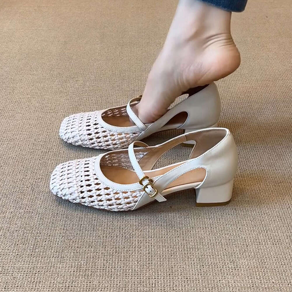 New Chunky Designer Shoe Heel Sandals for Women Woven Hollow Strap Squ Toe Genuine Leather Fashionable Single Shoes
