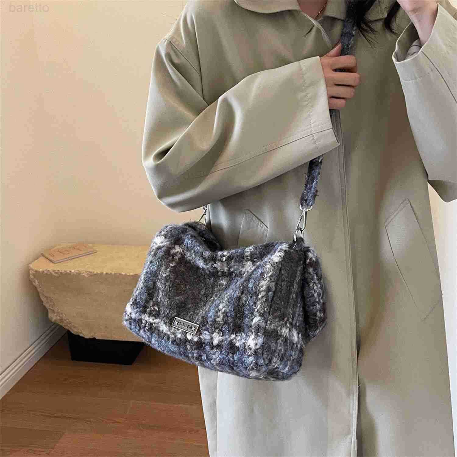 Trendy Plaid Purses and Handbags for Women Woolen Shoulder Crossbody Boston Bags M250904