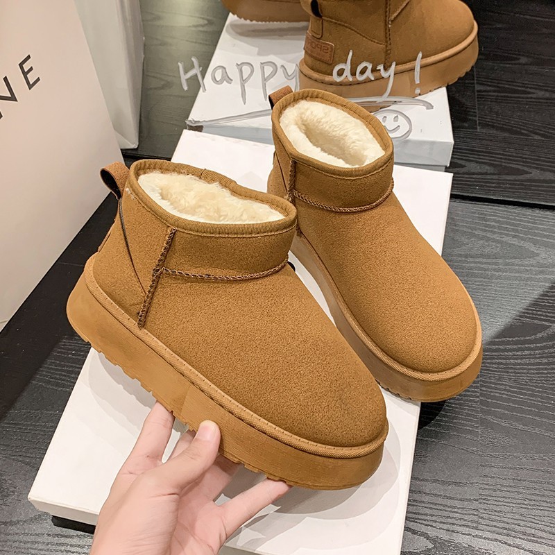 Autumn and winter boots designer shoes, classic and fashionable women's woolen boots with deerskin texture, fluffy and warm in winter boots. Size 36-41