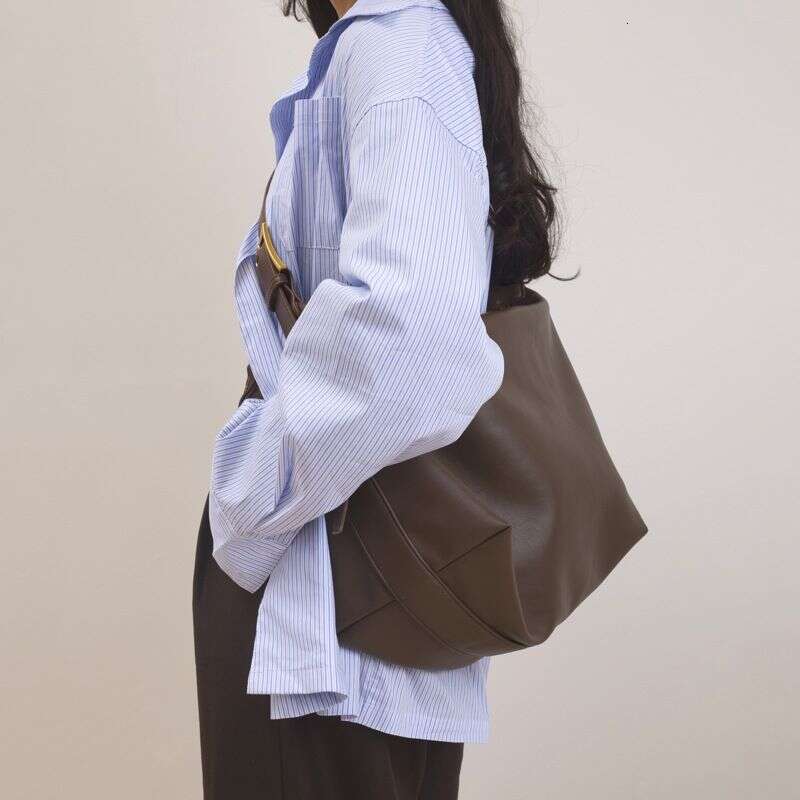 Luxury bag Aituote handbag for women in early spring trendy with large capacity brand new soft surface single shoulder