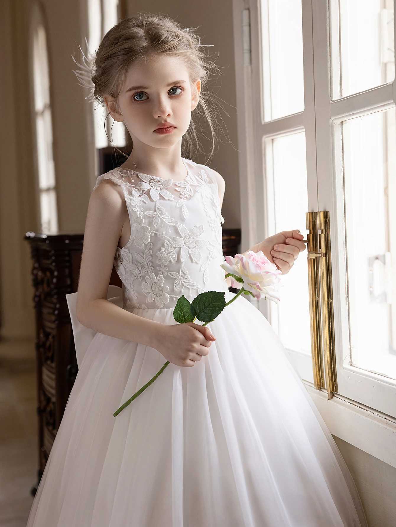 10 Girls White Wedding Gauze Dress Lace Embroidery Big Bow Evening Puffy Gauze Bridesmaid Dress Z250904
