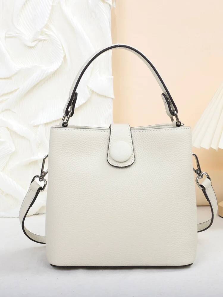 First Layer Cowhide Women crossbody 2025 New bucket bag genuine leather design Shoulder Bag small handbag