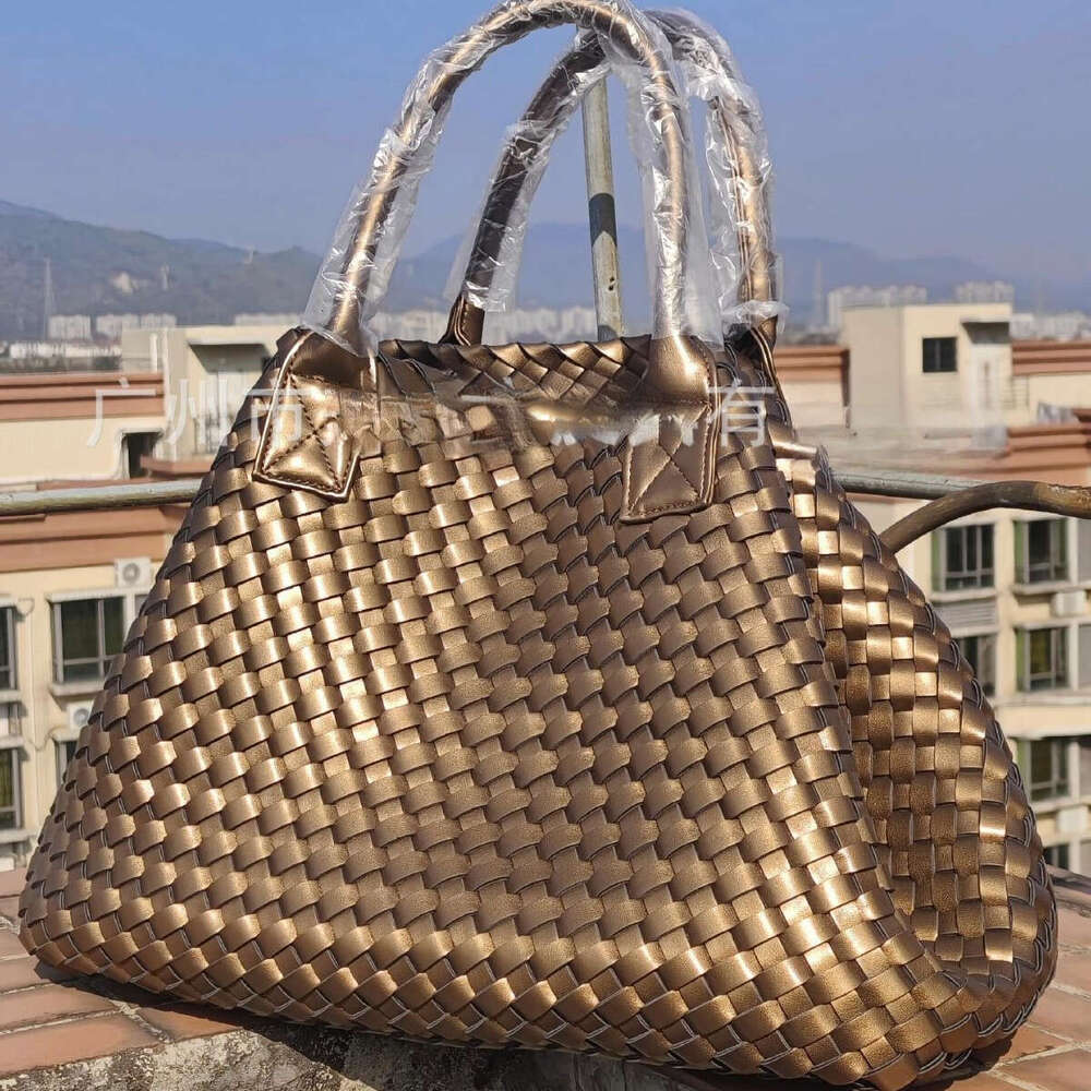 2025 New Woven Tote Fashion High-end Celebrity Style Trendy Handbag Shoulder Bag