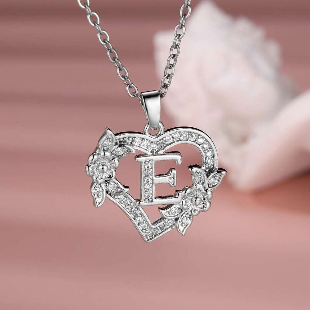 Personalized Gold Heart Initial Necklace 26 Letter CZ Flower Pendant Niche Versatile Jewelry for Women
