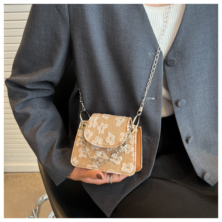 2025 Autumn New Women's Light Luxury Elegant Mini Bag Versatile Fashion Chain Crossbody Bag Korean Designer Shoulder Bag