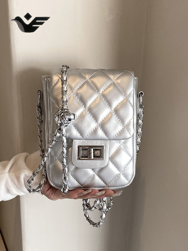 Feiyan Free Shipping New Designer Bag Luxury Shopping Bag Chanel Style Quilted Chain Women's Bag Personality Ins Trend Crossbody Phone Bag