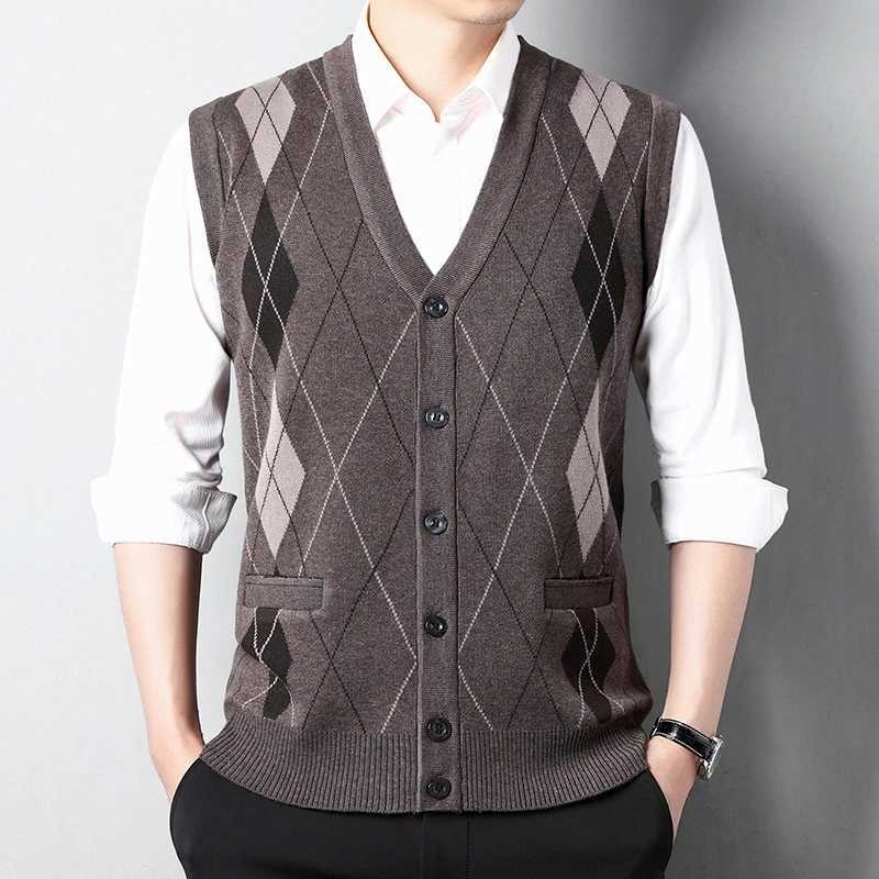 Autumn Mens Knitted Vests Sleeveless Jacket Man VNeck Warm Waistcoats Casual Men Sweater Pullovers Tops ClothingXJ250904