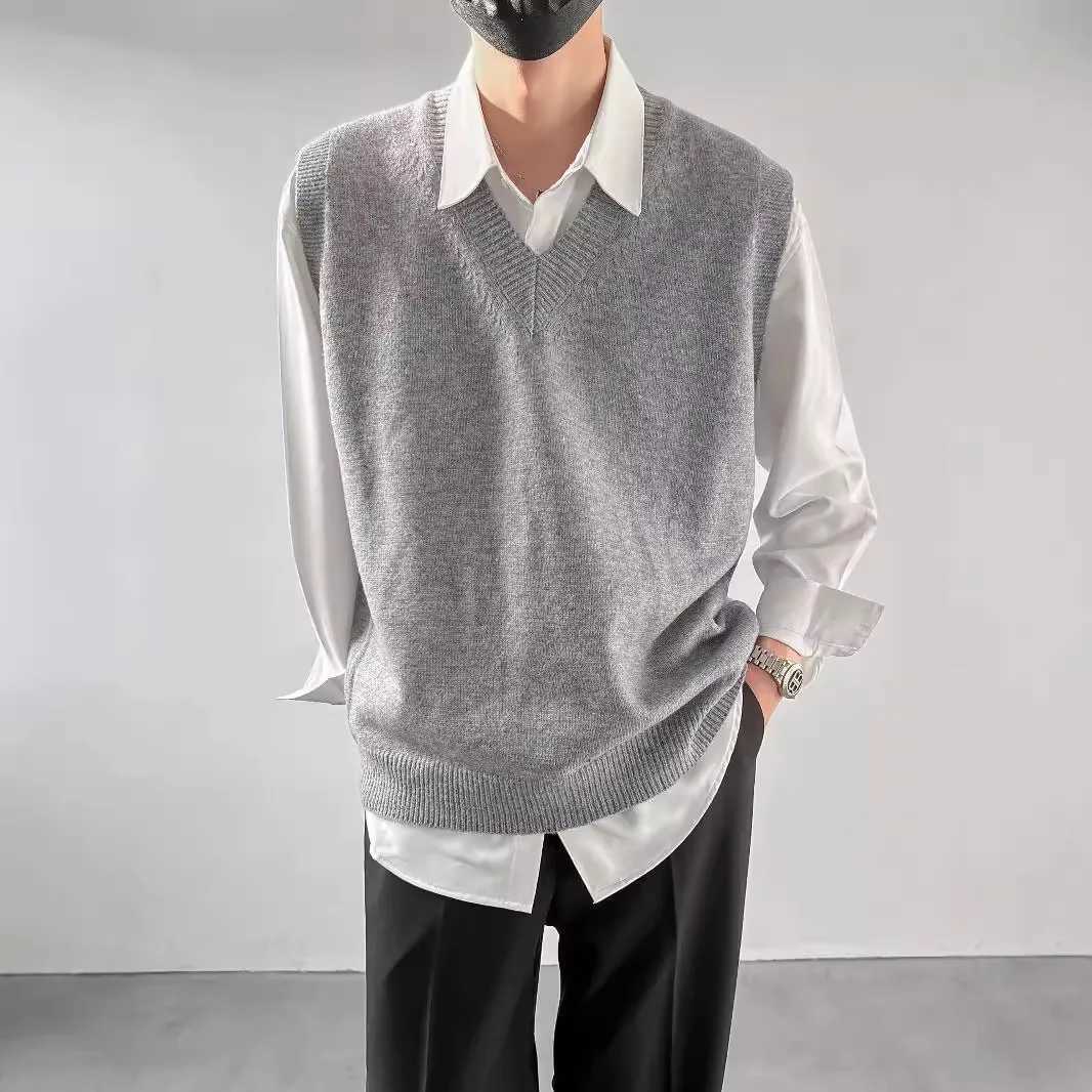 Spring Autumn Winter New Fashion Mens Korean Loose Knitted Undershirts Sleeveless Waistcoat Vneck Solid Color Loose Vest MaleXJ250904