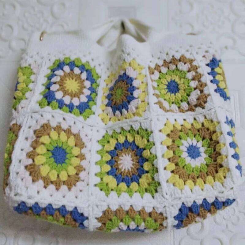 Handwoven flower shoulder with lining, handbag for shopping, women's leisure beach bag, item storage bag