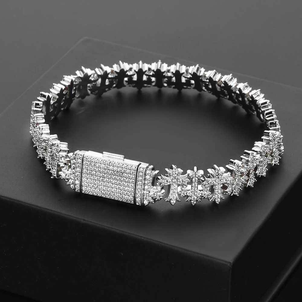 ESKEEM Hip Hop Jewelry 11MM Iced Cross Bracelet CZ Diamond Brass HandSetting Snowflake Cross Link Bracelet for Men Women Gift W250904