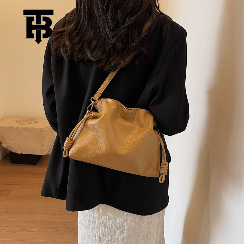TB BHULAMTE Korean Retro Fashion Small Bag for Women 2025 New Autumn Designer s bag Winter Pleated Cloud Bag Niche Texture Crossbody Bucket Bag