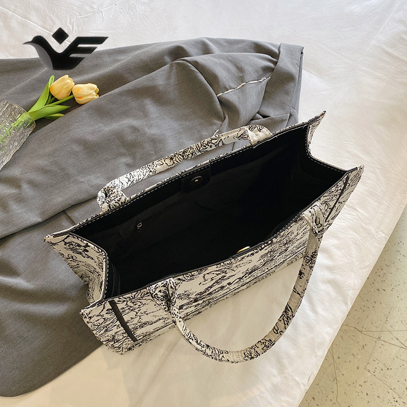 Feiyan Free Shipping New Designer Bag Luxury Shopping Bag Vintage Embroidered Handbag For Women New Fashion Monogram Shoulder Bag Trendy Versatile Lar