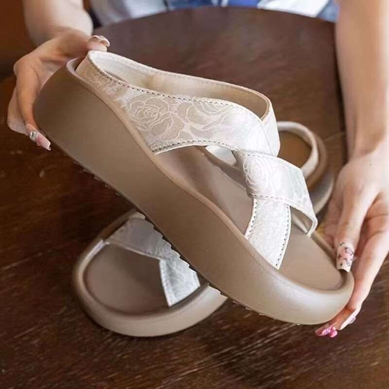2025 Designer's New Fairy Style Thick Bottom Beach Sandals