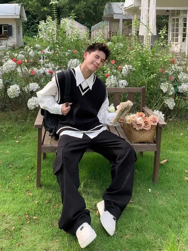 Knit Sweater Male Vest Sleeveless Aesthetic Mens Clothing Waistcoat V Neck Y2k Vintage Brown Korean 2024 Autumn Winter ClothesXJ250904