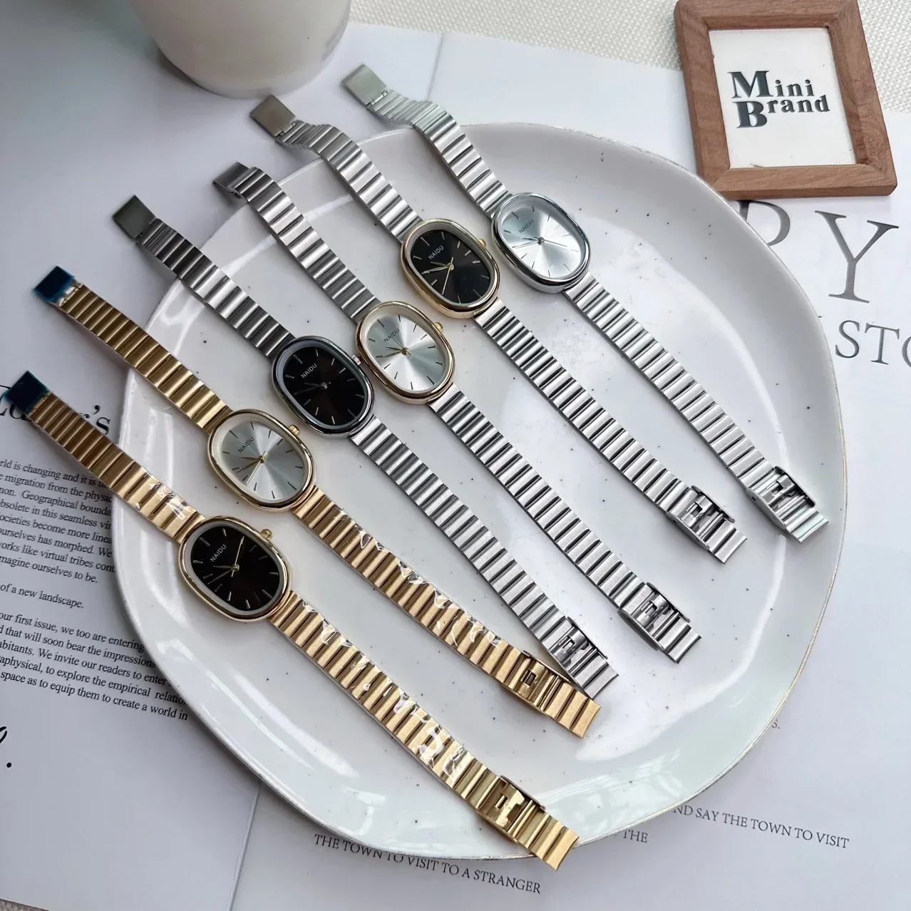 Fashion Women Quartz Watch Stainless Steel Oval Small Dial Bamboo Strap Girl Student Wristwatch Drop Relogio250904ww