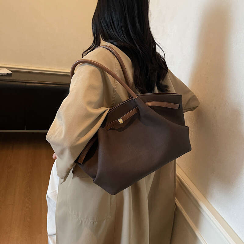 DHEssentials 2025 Women's Tote, Large Capacity PU Shoulder Bag, Magnetic Closure