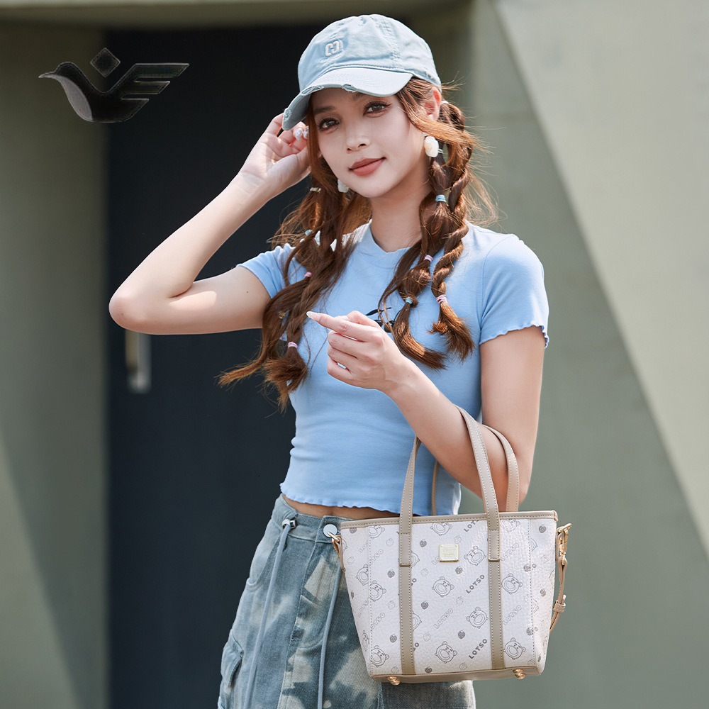 Feiyan Free Shipping New Designer Bag Luxury Shopping Bag Strawberry Bear Print Small Tote Bag Women's Sweet Versatile Handbag Shoulder Bag