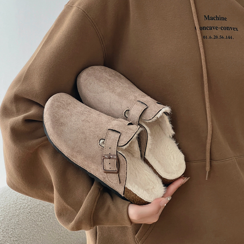 New hot free shipping designer slippers for womens flat sandals beige khaki New winter fashionable and versatile one foot slippers with plush cotton s