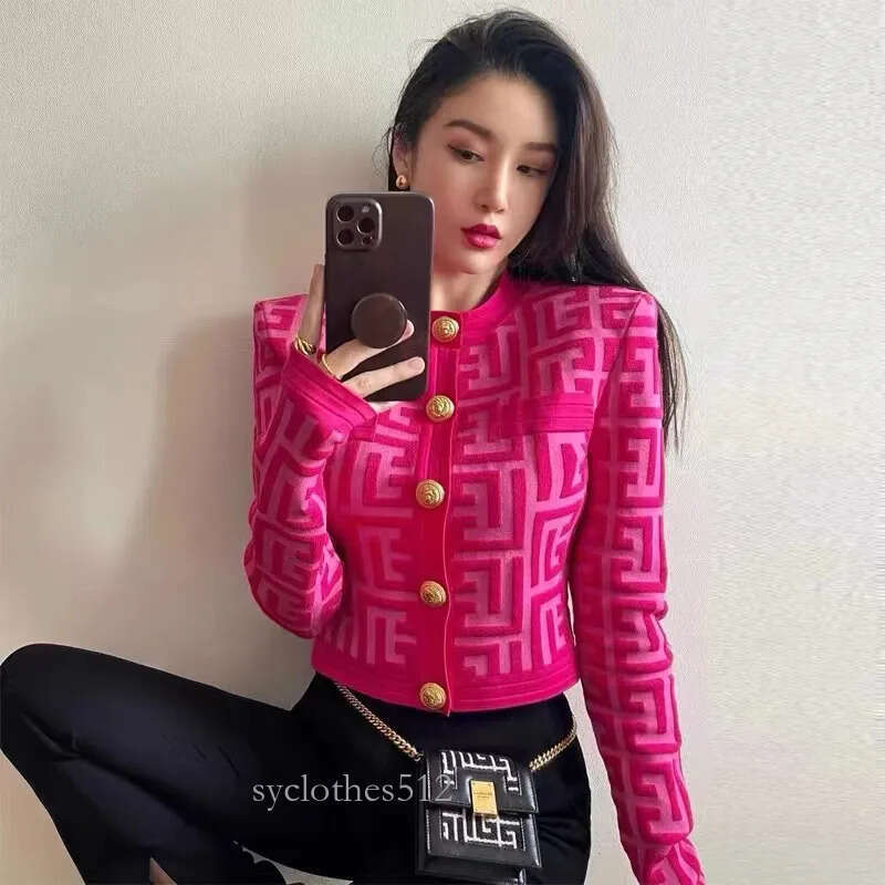 Women's Knits Spring And Autumn Knitted Cardigan Coat Women With Buttons French Chic Top Alphabet O-Neck Short Sweaters