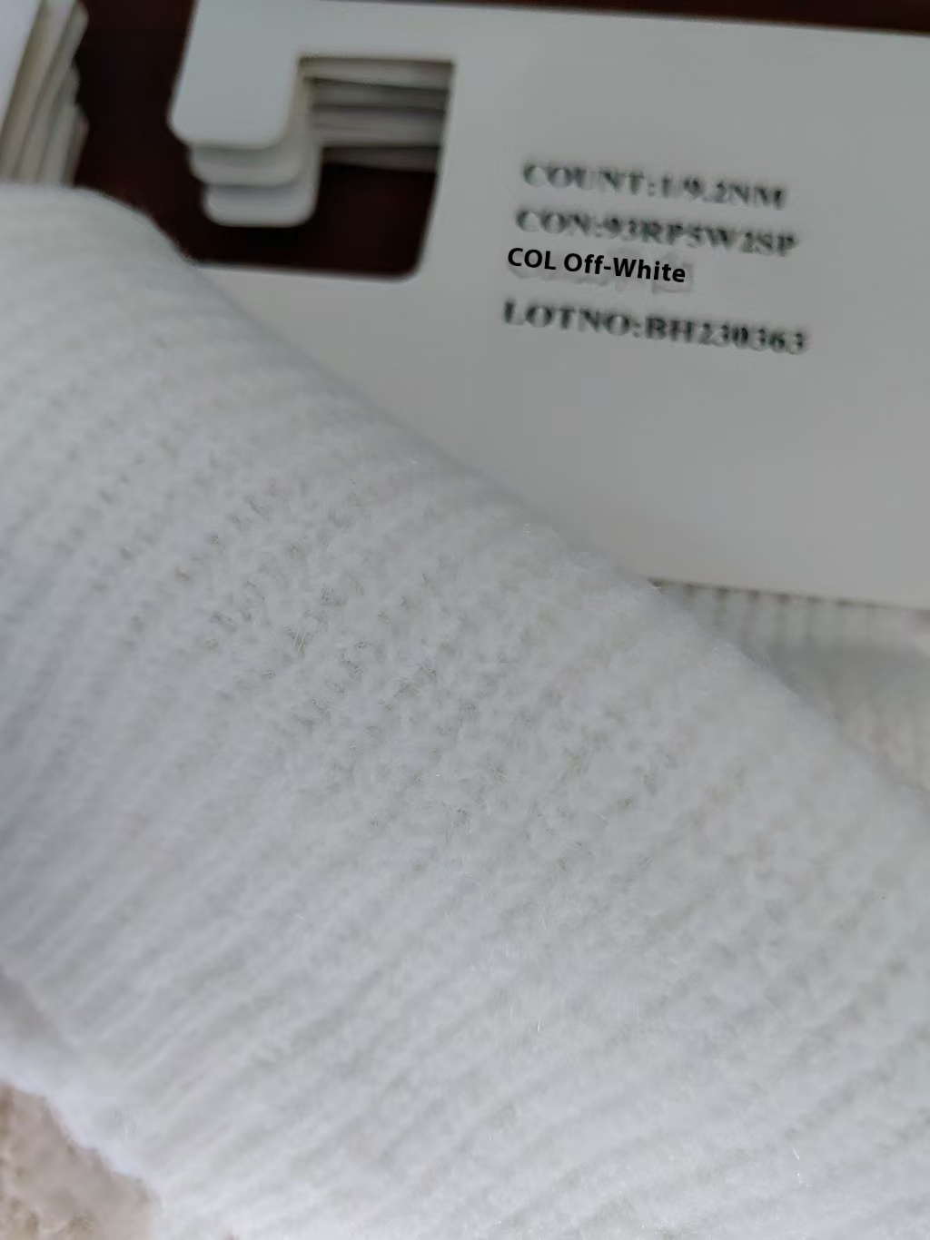 Manufacturer-Direct Custom Knit Fabrics for Fall/Winter Outerwear Sweaters - Chunky Knit Materials