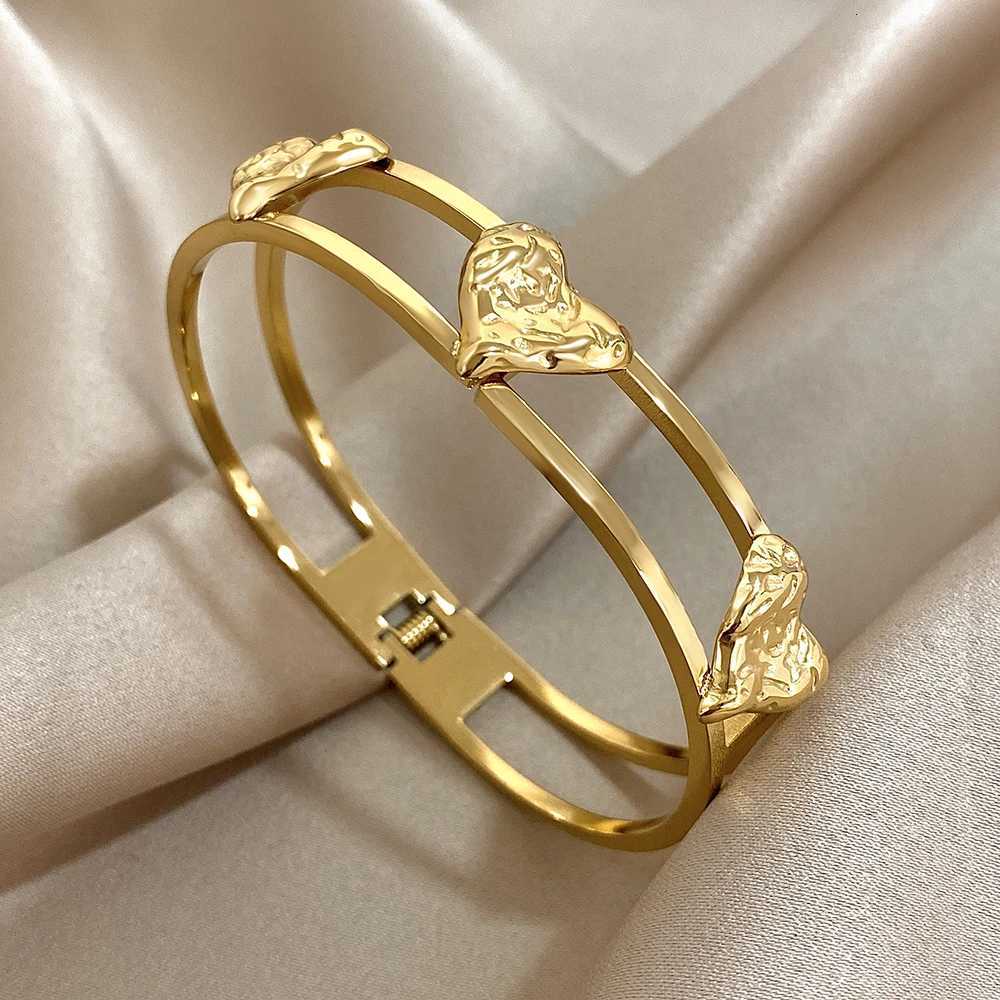 Stainless Steel Inlaid Shell Hollow Cuff Bangles for Women Fashion Gold Color Bracelet Valentines Day Gift Y250904