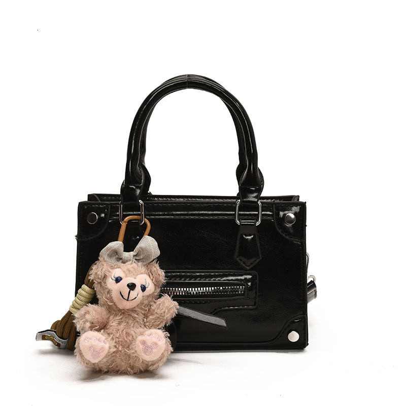 2025 autumn new crossbody bag fashionable retro versatile texture niche design women's motorcycle bag designer shoulder bag