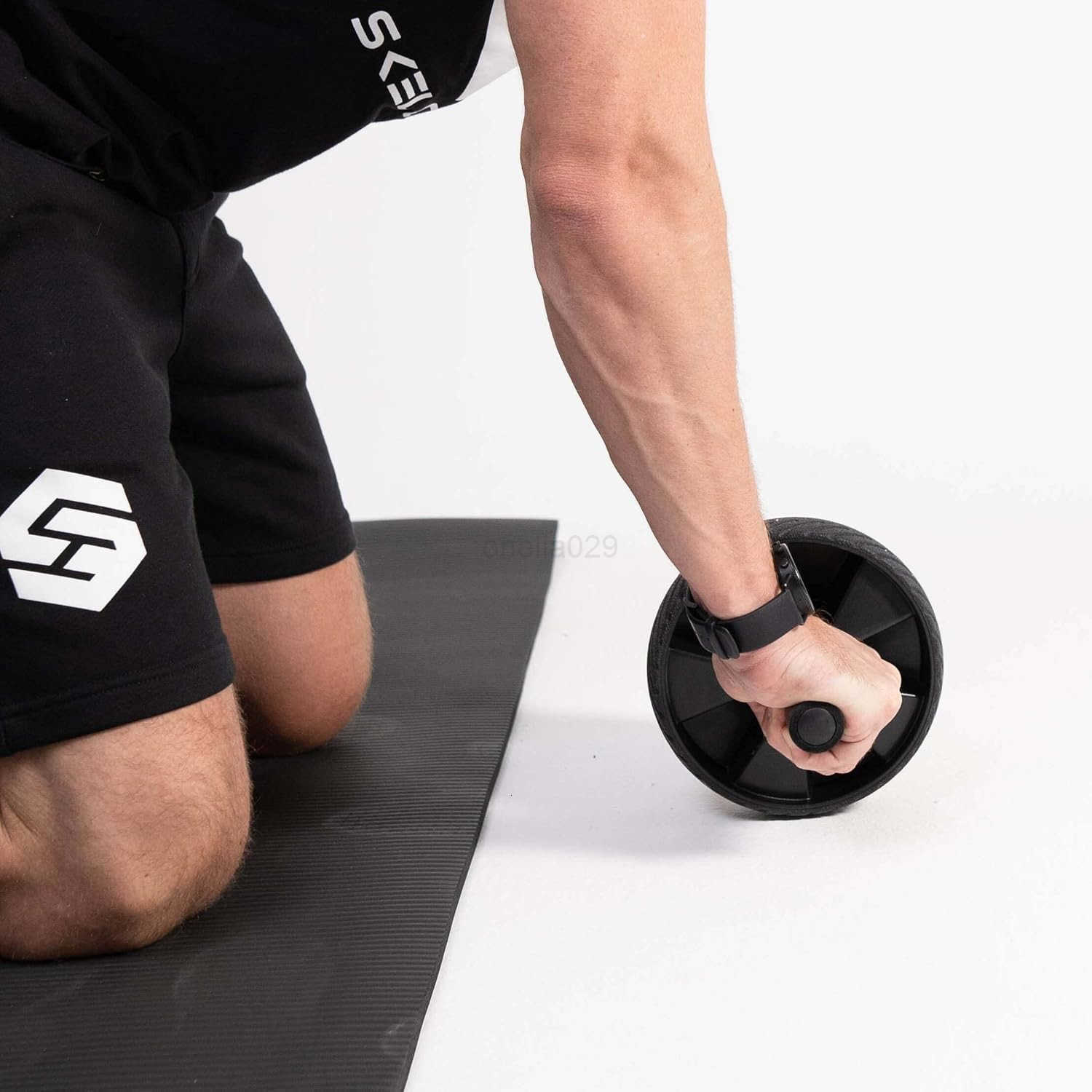 Ab Wheel Roller for Core Strength NonSlip Handles Exercise Roller for Abs Portable Fitness Equipment for Home Gym Ideal for Men Women W250904