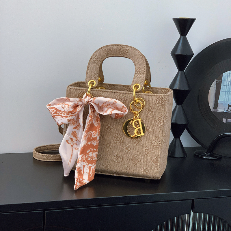 Niche 2025 new women's luxury handbag casual shoulder crossbody bag fashionable handbag multifunctional daily casual versatile crossbody bag