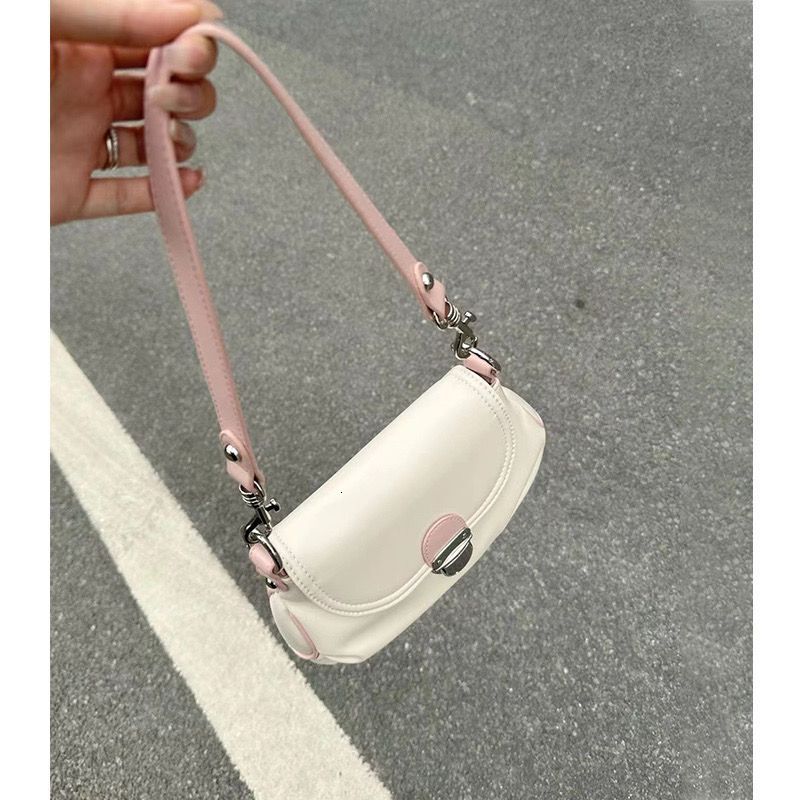 2025 autumn new niche design fashion trend style light luxury elegant versatile retro lock soft leather armpit bag designer shoulder bag