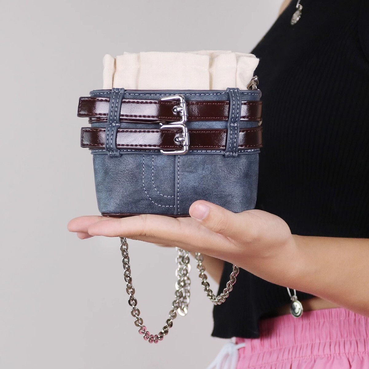 2025 Autumn New Retro Light Luxury Chain Elegant and Versatile Mini Flip Fur Leather Mouth Red Envelope Crossbody Bag Fashion Designer Bag