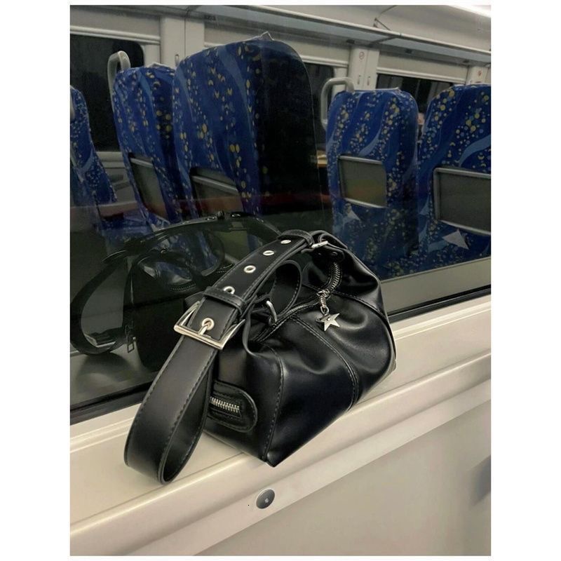 2025 autumn new niche design retro crossbody bag versatile trend fashionable armpit bag patch women's bag designer shoulder bag