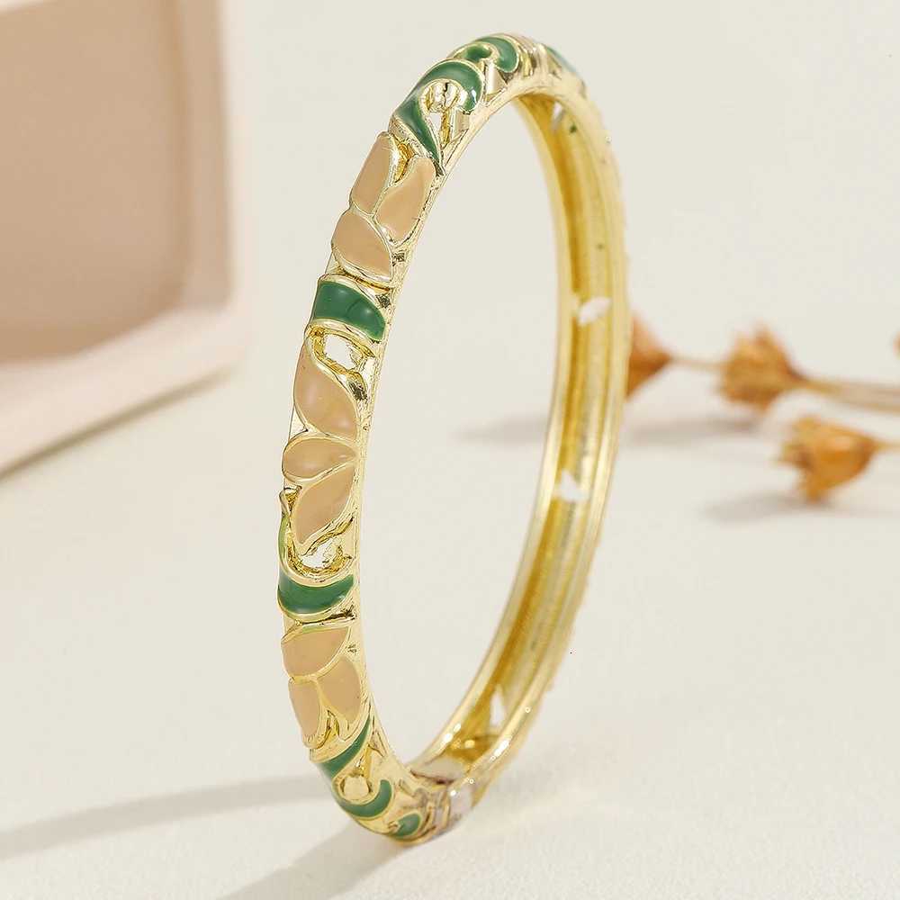 Fashion new ethnic style gold plated hollow out pattern enamel cloisonne bracelet bangle jewelry for girls and womenXJ250904