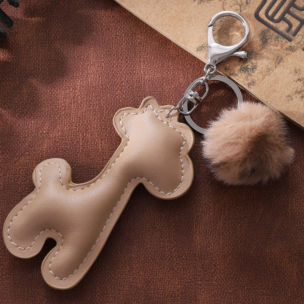 DHEssentials 2025 Summer Cute Cartoon Giraffe Keychain PU Leather Bag Pendant Couple Keychain Car Hanger