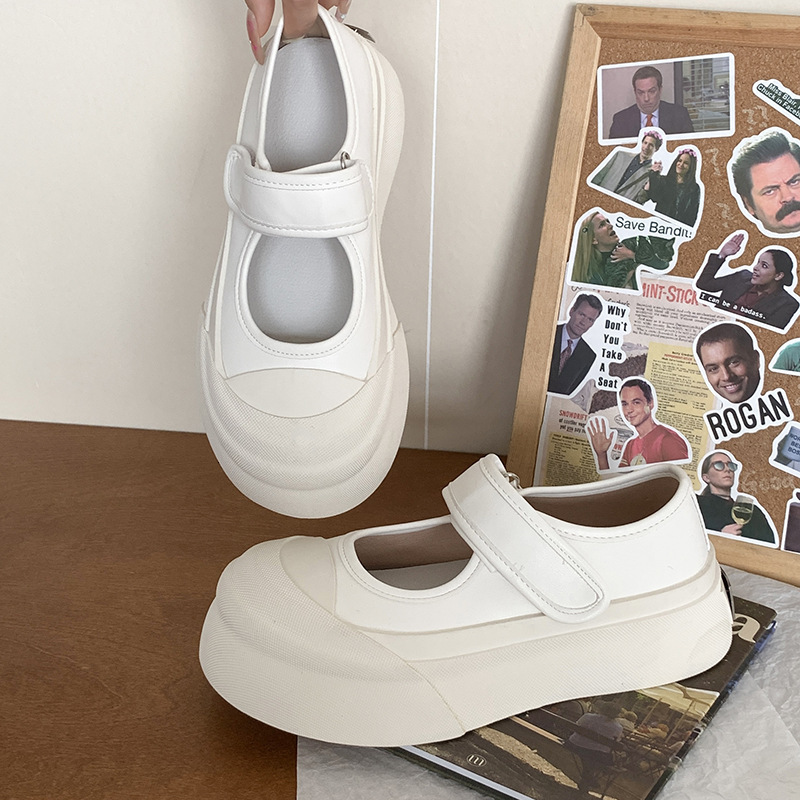 Round headed fashionable multifunctional thick soled women's sports shoes 2025 designer's new shallow mouth Mary Jane shoes, height increasi