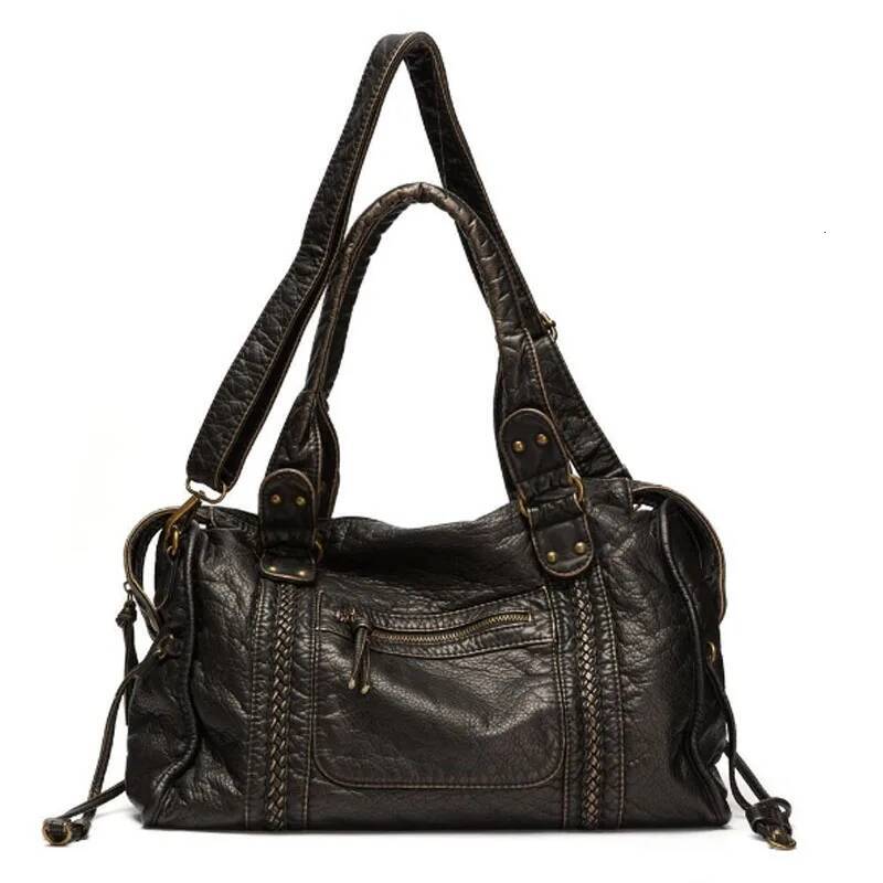 Vintage Large Capacity Women Shoulder Bags Retro Rivet Lady Handbags Tote Soft Pu Leather Crossbody Bag