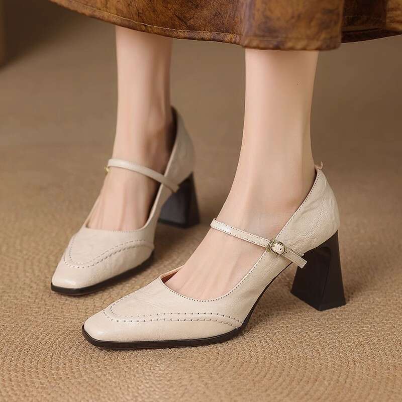 French Mary Jane Shoes for Designer Shoe Women, Squ Toe, One Strap, Burgundy Thick Heel, White Commuter High Heels