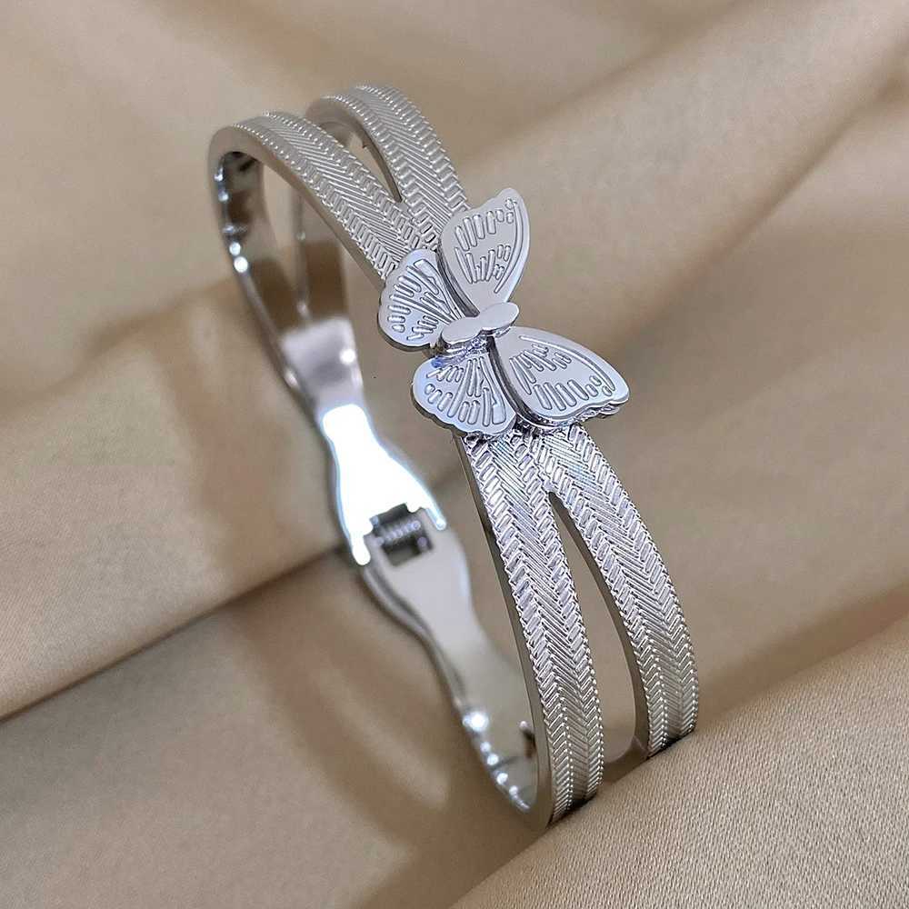 304 Stainless Steel Charm Bracelet for Women Girls Sweet Gold Silver Color Waterproof Cuff Bangle Party Jewelry Y250904