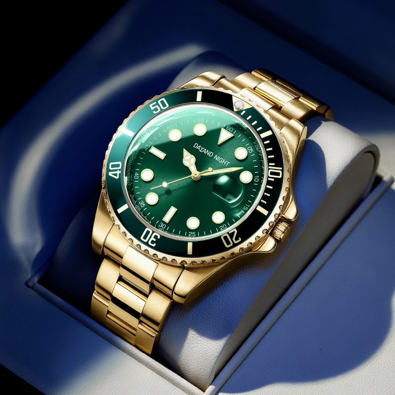 Sophisticated Mens Timepiece: Sleek Design w/ High-Quality Quartz Motion Suitable for Special Occasions like Valentines'