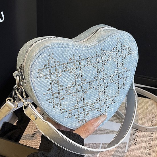 2025 autumn new denim heart-shaped bag niche design, light luxury versatile fashion crossbody bag designer shoulder bag, women's bag
