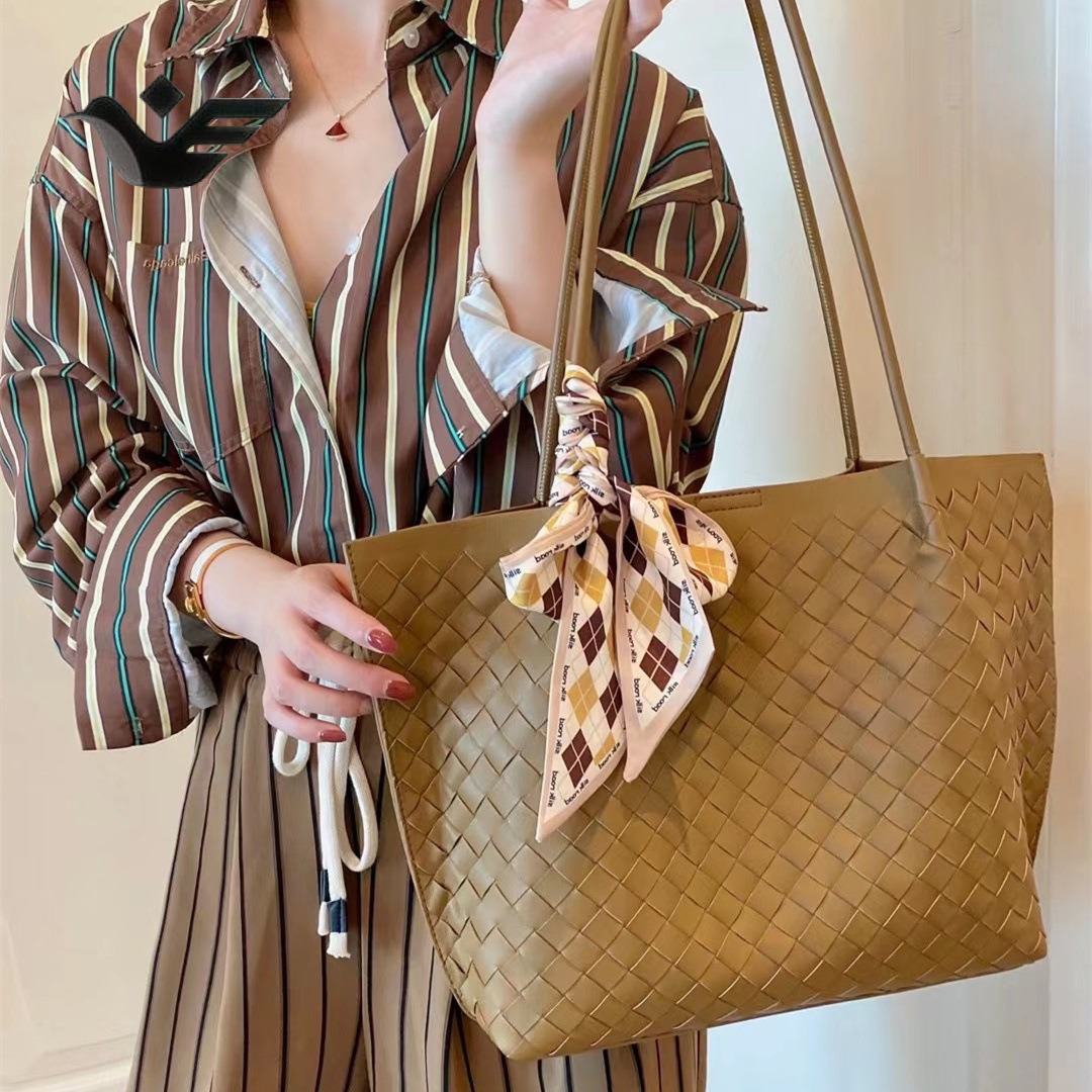 Feiyan Free Shipping New Designer Bag Luxury Shopping Bag Imported Soft Cowhide Handwoven Tote Bag Genuine Leather Women's Bag Basket Shoulder Cr