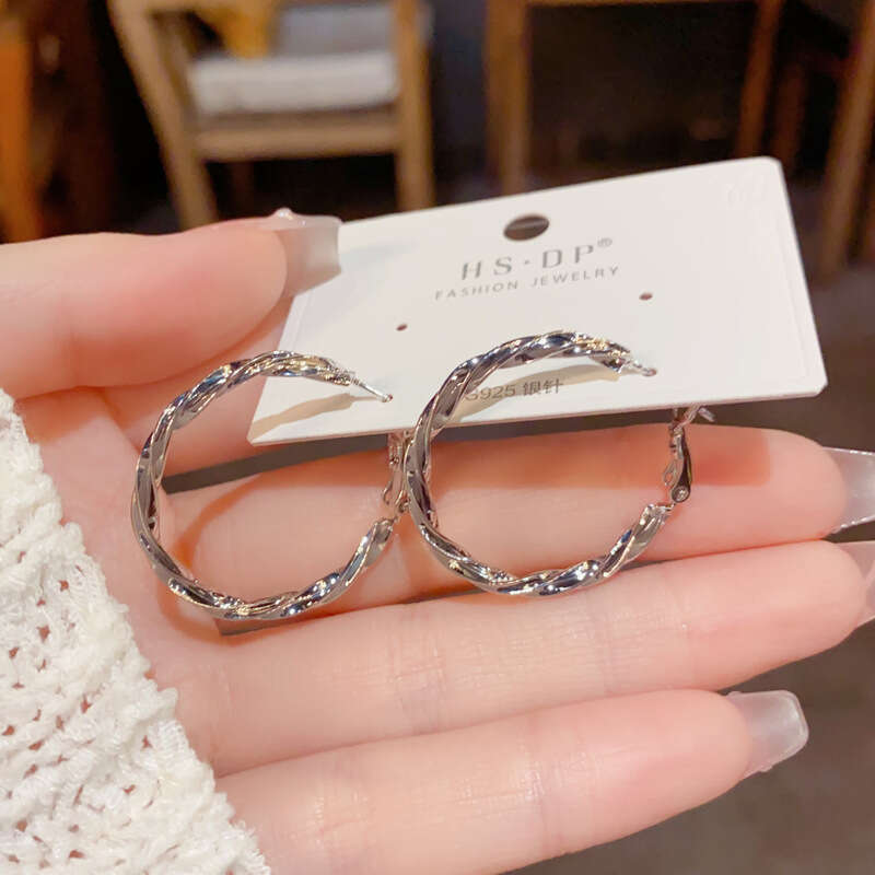 DH collections European - American Style Exaggerated Large Geometric Ear Hoops for Women.