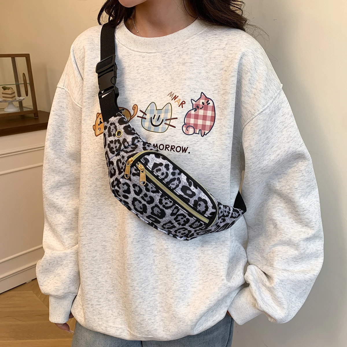 Fashion Leopard Print Waist Bag Street Trend Fanny Pack Woman Chest Pack Canvas Belt Bag Female Shoulder Crossbody Bags 250903