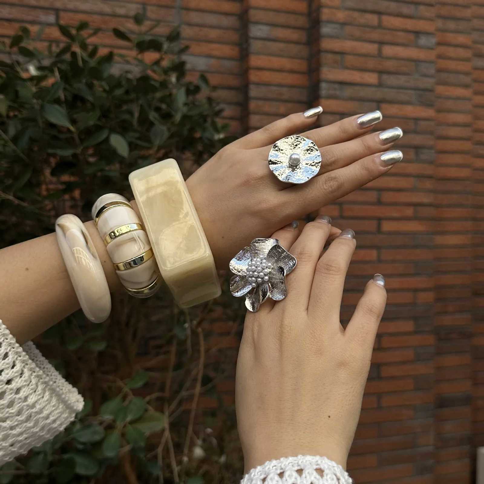 Vintage Punk Beige Thick Resin Acrylic Smudging Bangles Geometric Irregular Wide Cuff Bangle Bracelet For Women Pseras Jewelry Y250904