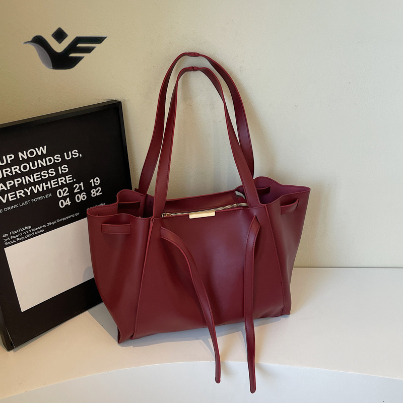 Feiyan Free Shipping New Designer Bag Luxury Shopping Bag 2025 Spring Summer Fashion Commuter Handbag Large Capacity Trendy Retro Niche Shoulder Bag